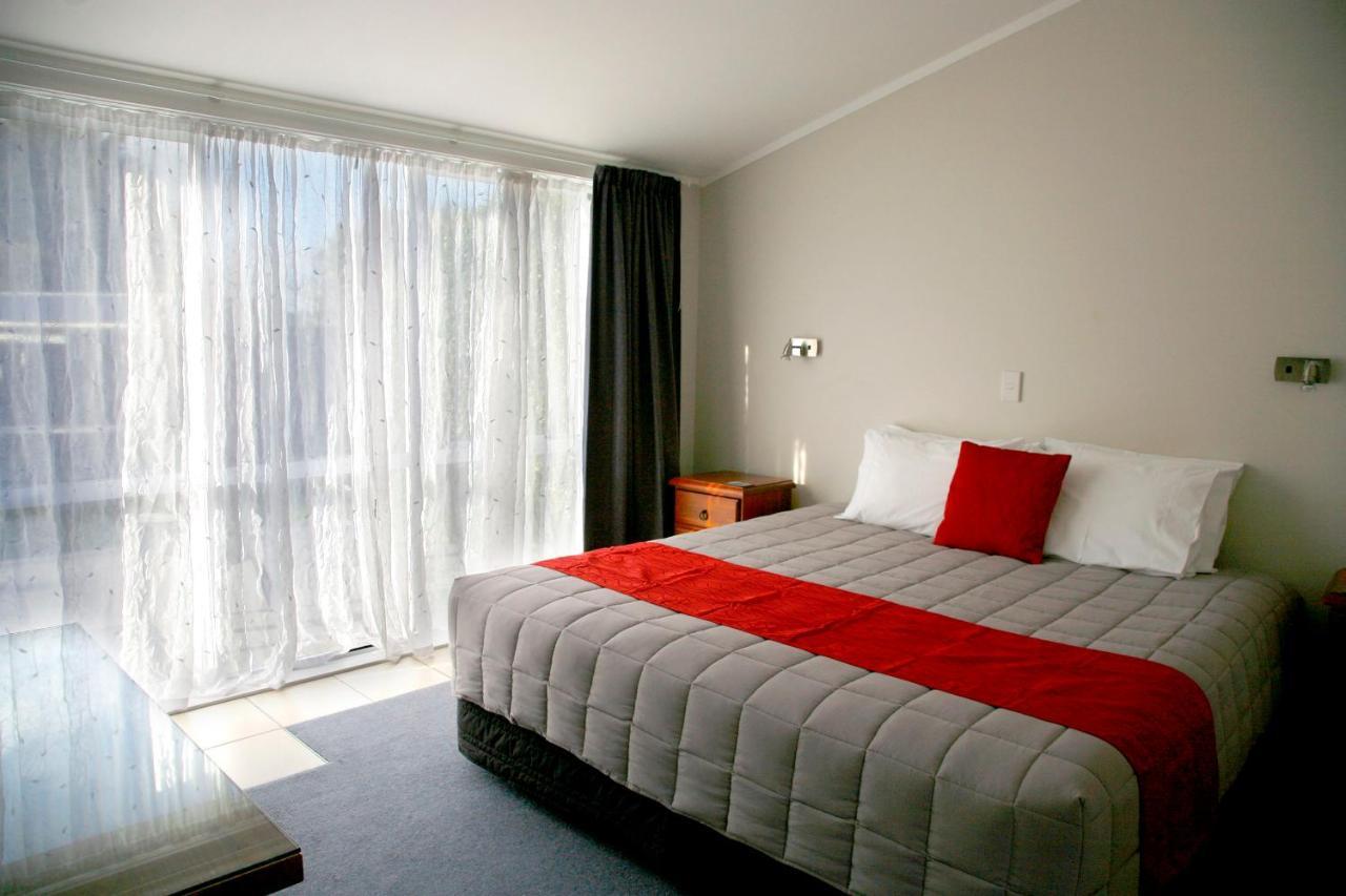 Touchwood Motor Lodge Pukekohe Exterior photo