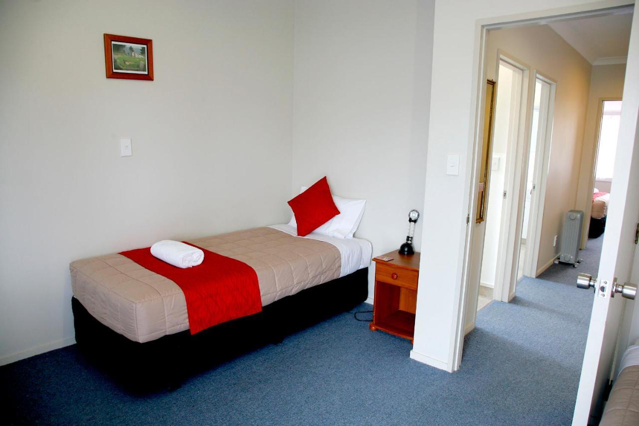Touchwood Motor Lodge Pukekohe Exterior photo