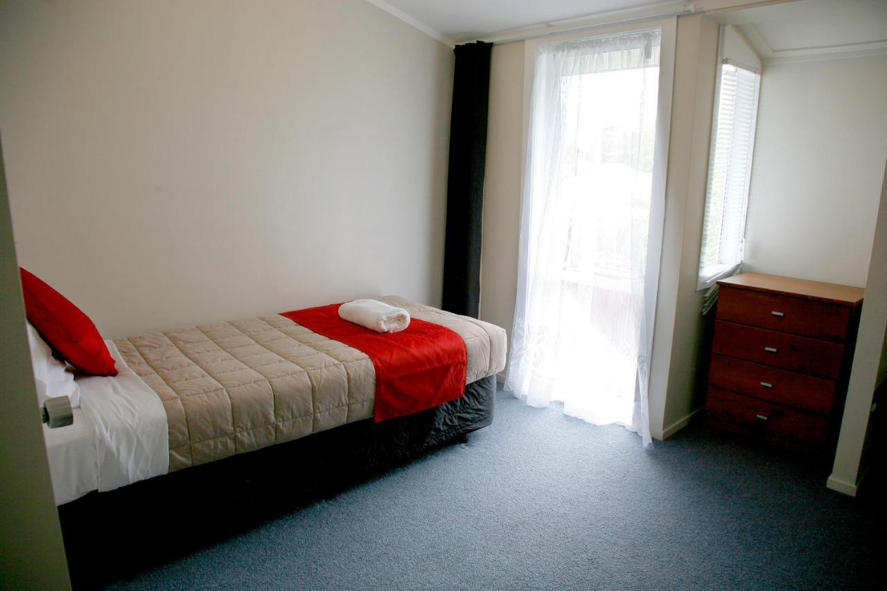 Touchwood Motor Lodge Pukekohe Exterior photo