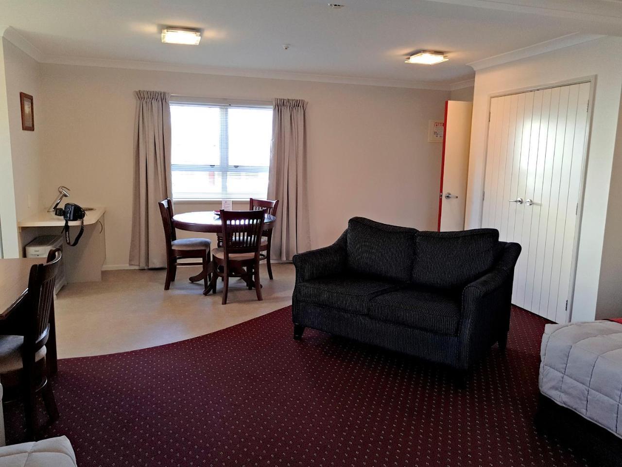 Touchwood Motor Lodge Pukekohe Exterior photo
